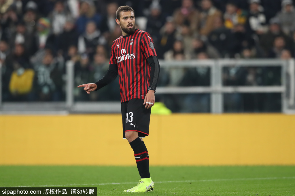  尤文逆转胜米兰重返榜首  