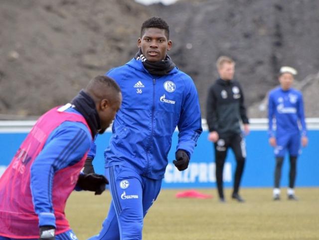 拜仁中场地震，格雷茨卡怒喷战术遭罚款  