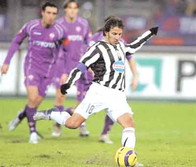  罗伊斯复出即助攻帽子戏法创历史  