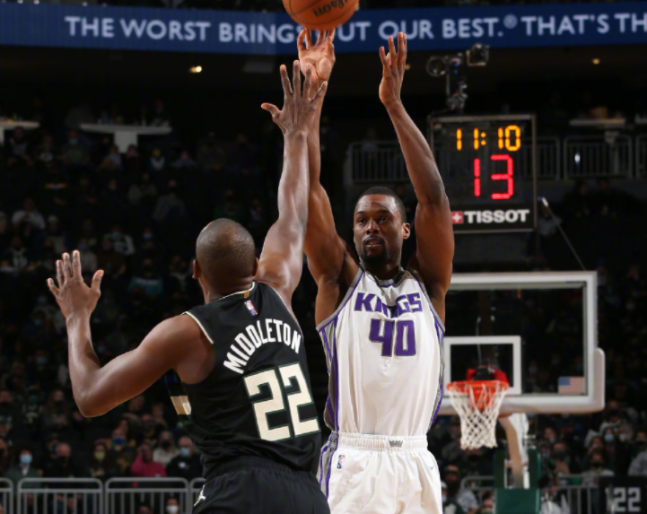  福克斯两双助力国王爆冷击败掘金打破其不败金身  